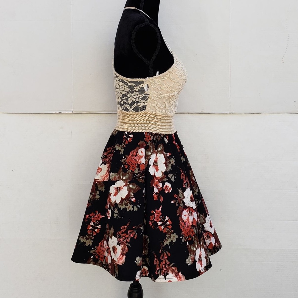 Chocolate Women's Floral Mini Dress sz Small - Picture 4 of 8